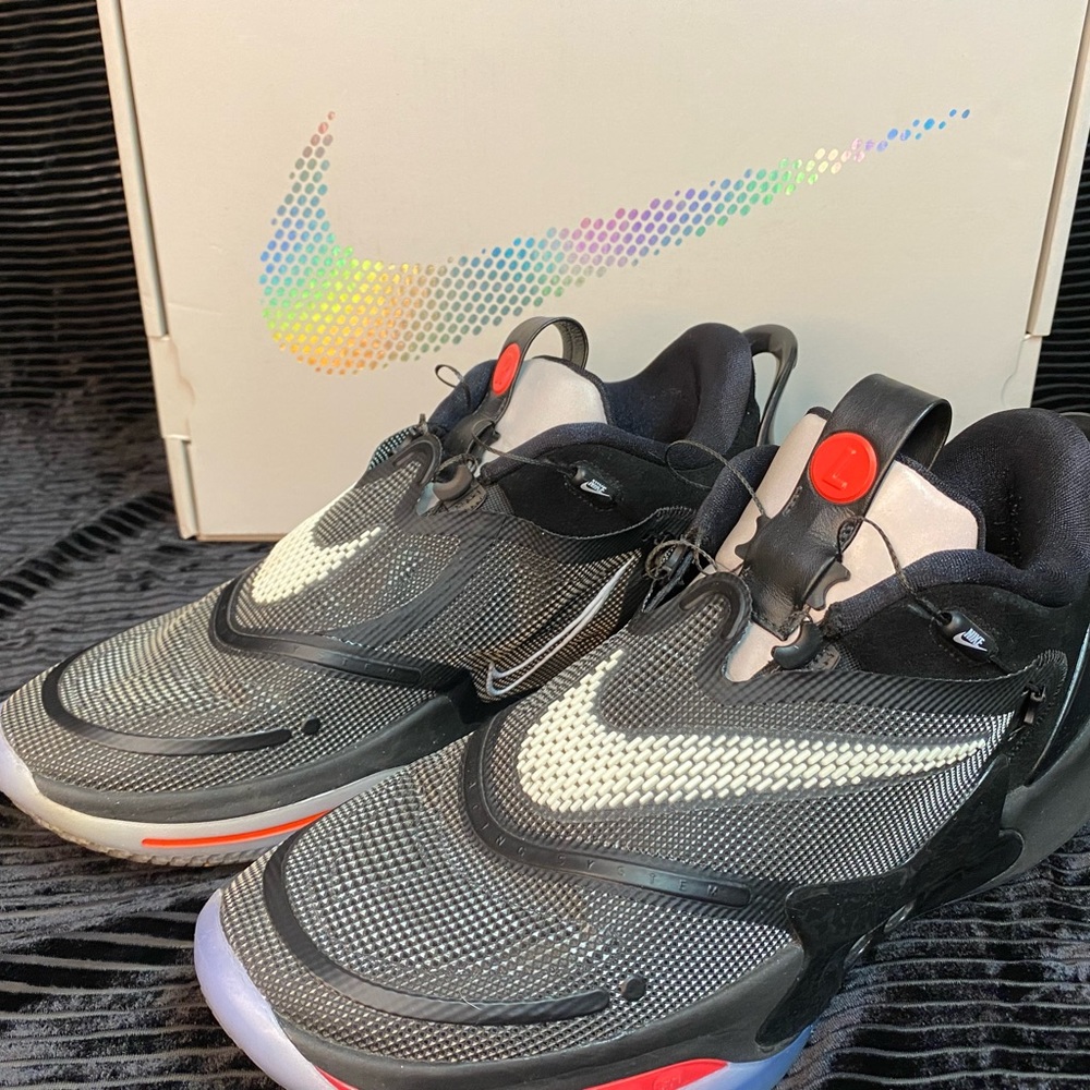 Nike Adapt 2.0 self lacing bb shoes. Sz11
